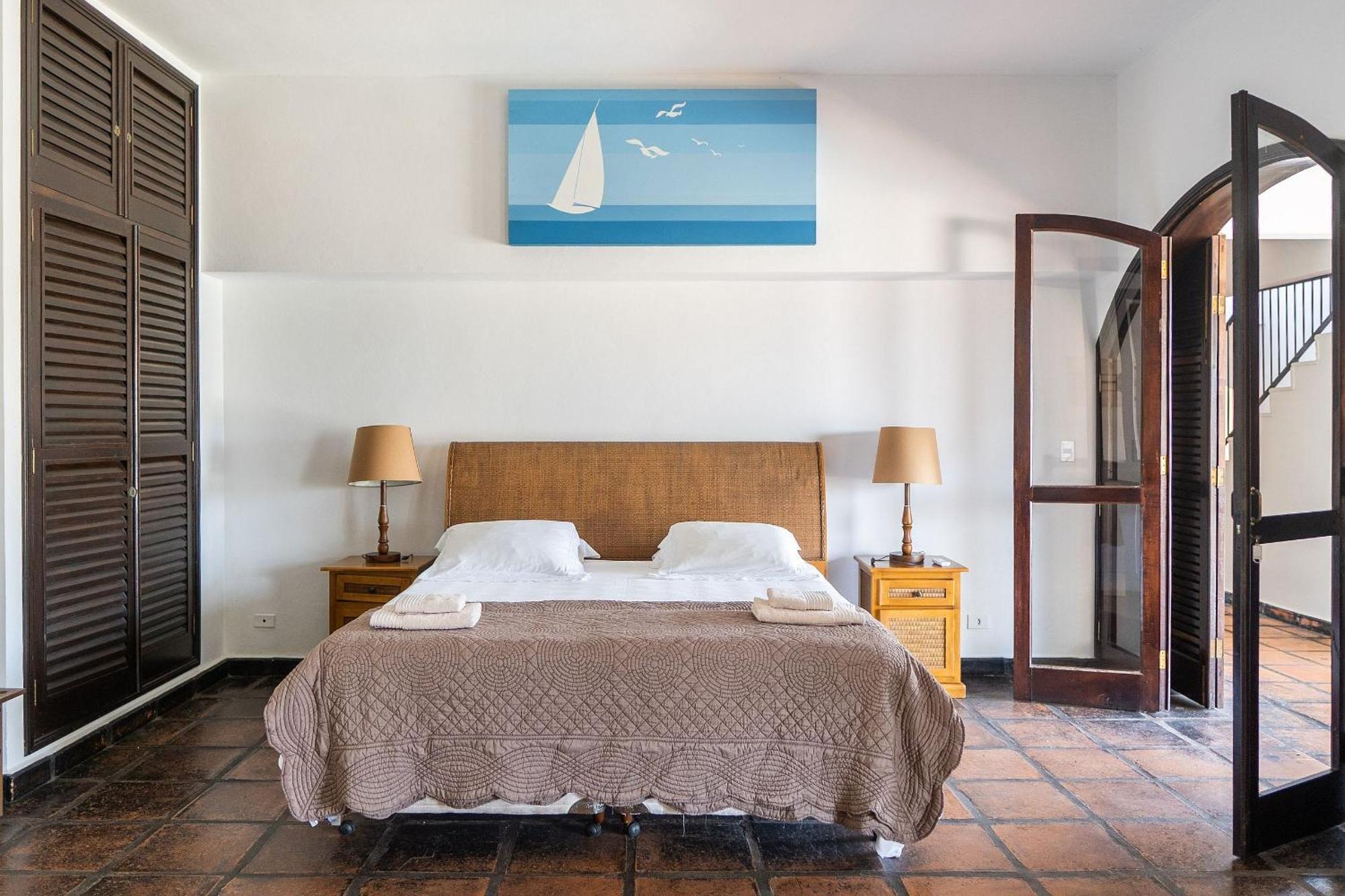 Casa luxuosa com 9 quartos e vista pro mar em Ubatuba, até 25 pessoas * Ubatuba