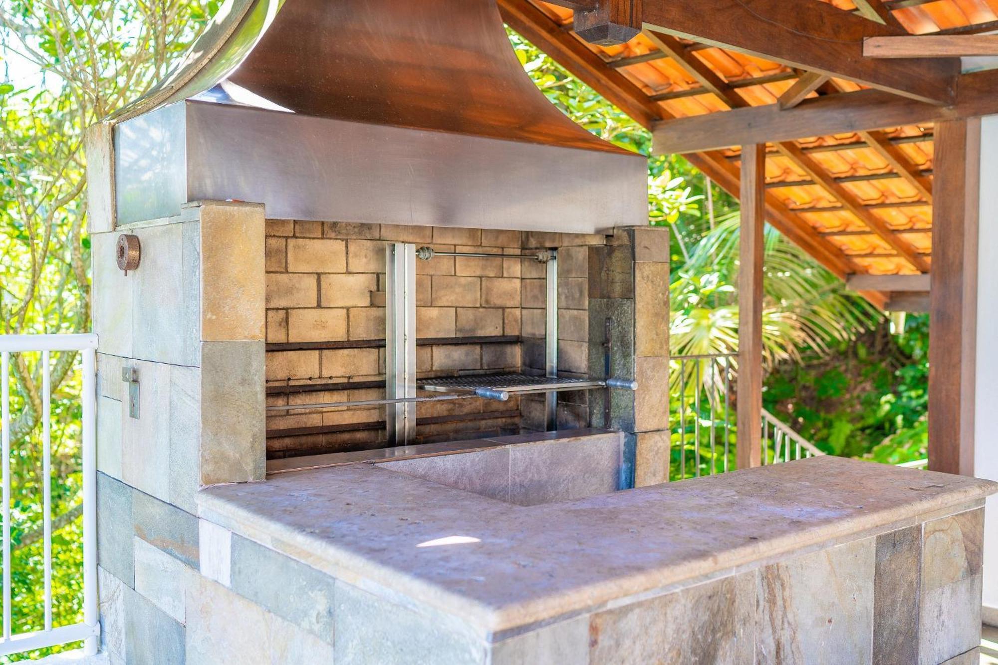 Casa luxuosa com 9 quartos e vista pro mar em Ubatuba, até 25 pessoas Casa de férias *