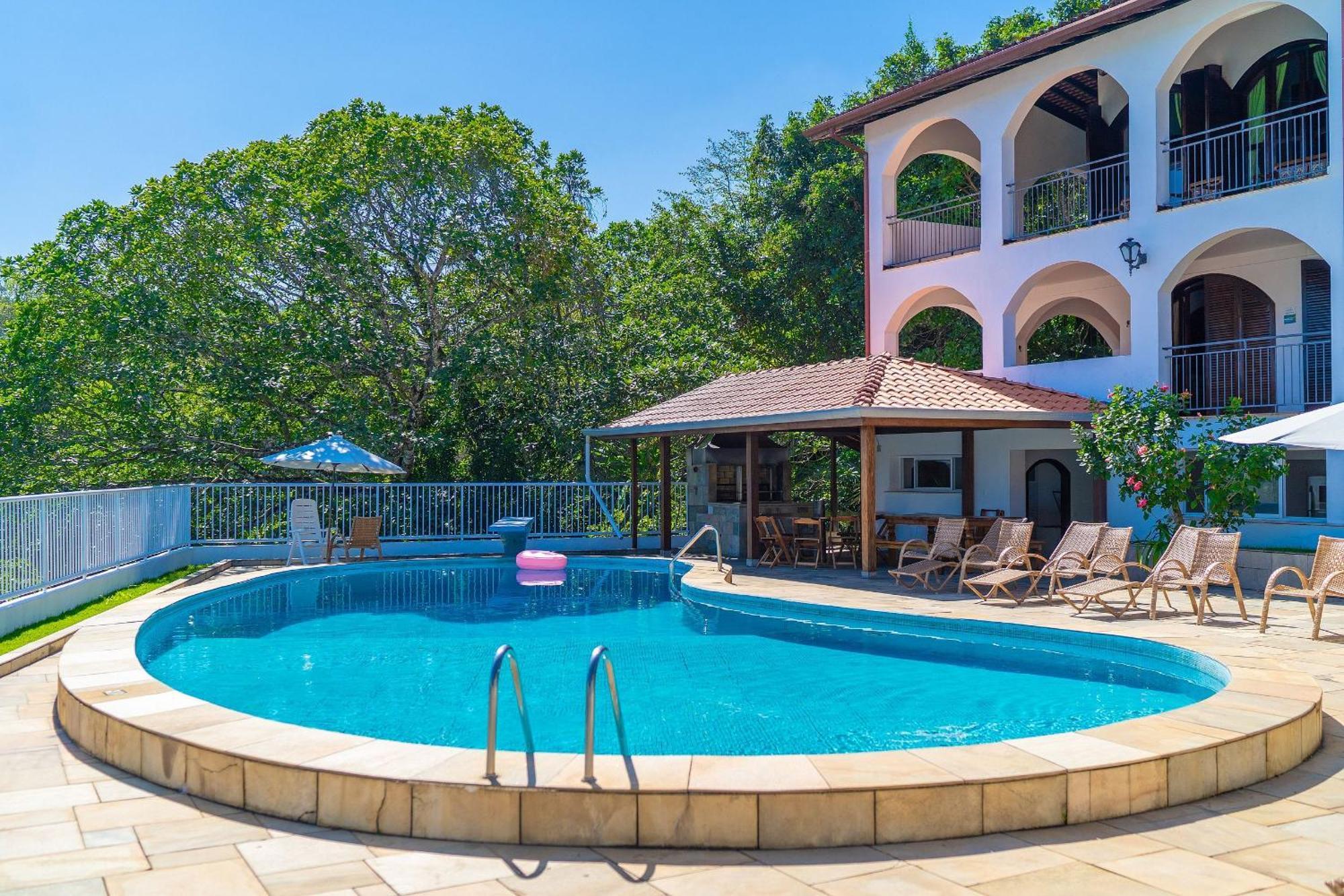 Casa luxuosa com 9 quartos e vista pro mar em Ubatuba, até 25 pessoas *