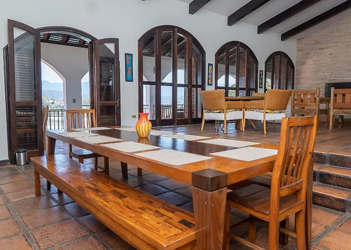 Casa luxuosa com 9 quartos e vista pro mar em Ubatuba, até 25 pessoas